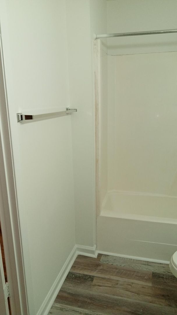 Building Photo - Modern 2-Bed, 1-Bath Oasis with Central Ai...