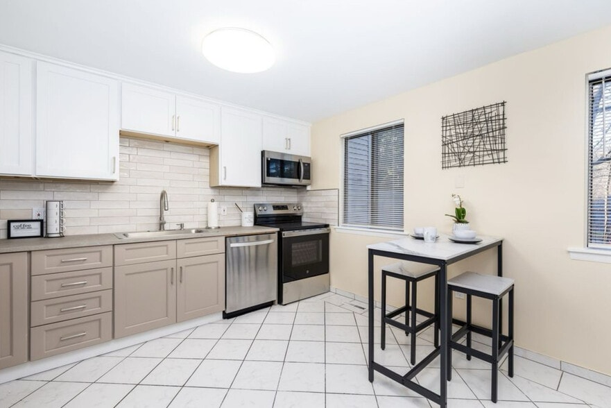 Building Photo - 47 Conestoga Way