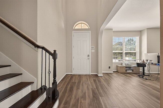Building Photo - 15707 Braemar Cove Dr