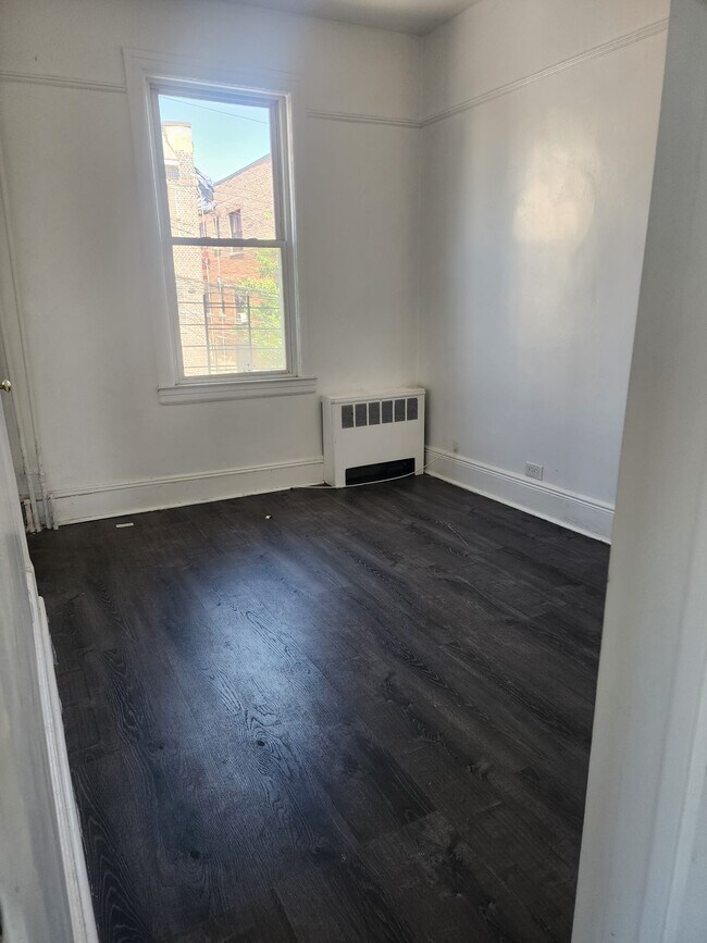Building Photo - 152 Ridge Ave