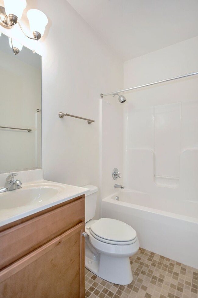 Building Photo - 1232 Old Trail Dr