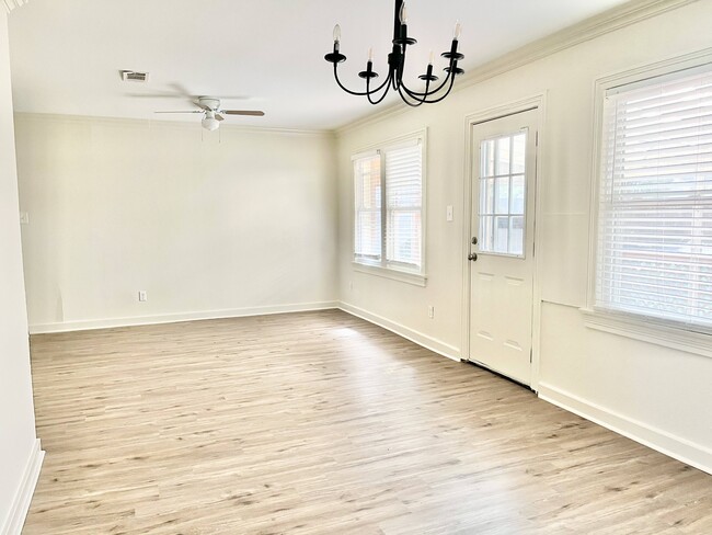 Building Photo - 512 Broadmoor Ave