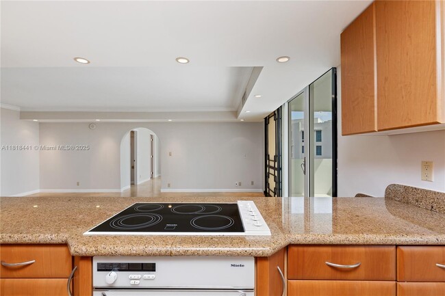 Building Photo - 2715 N Ocean Blvd