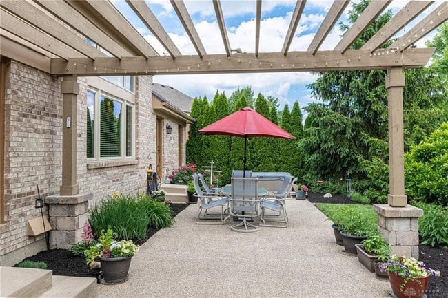 Building Photo - Immaculate Home in a Golf Course Community