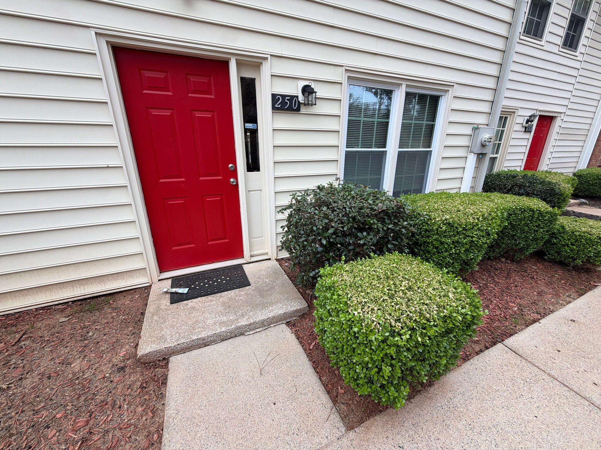 Building Photo - Room in Townhome on Mill Creek Pl