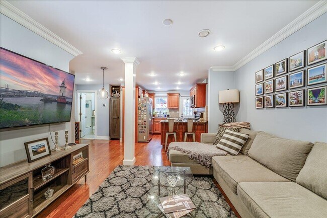 Building Photo - 403 Adams St