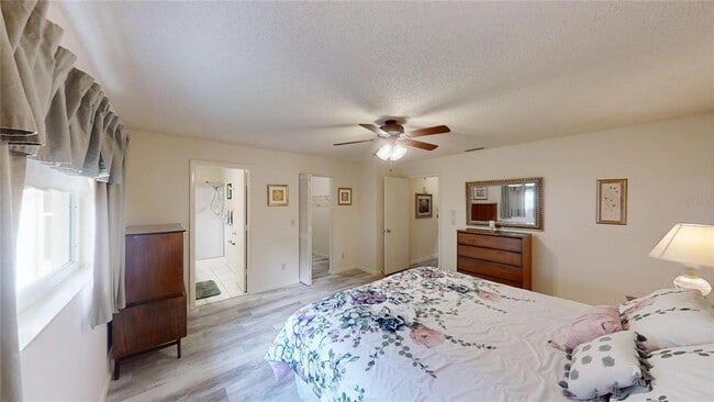 Building Photo - 8592 SW 91 St