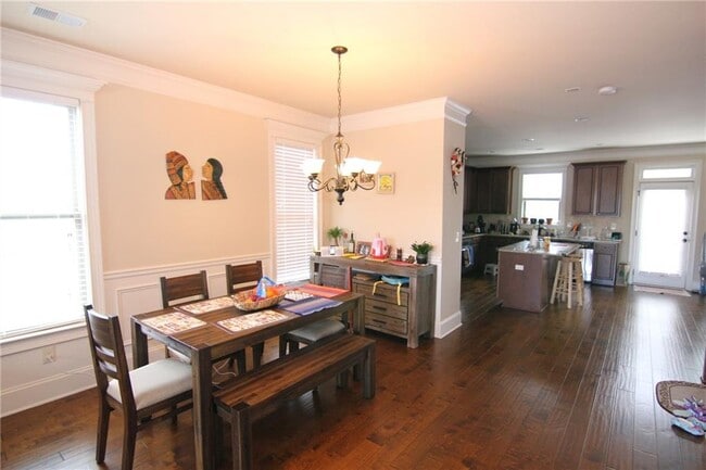 Building Photo - 1660 Jardin Ct