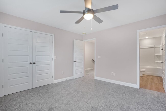 Building Photo - 22 Highland Blf Wy