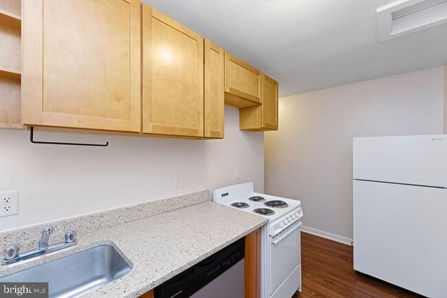 Building Photo - 2509 Cliffbourne Pl NW
