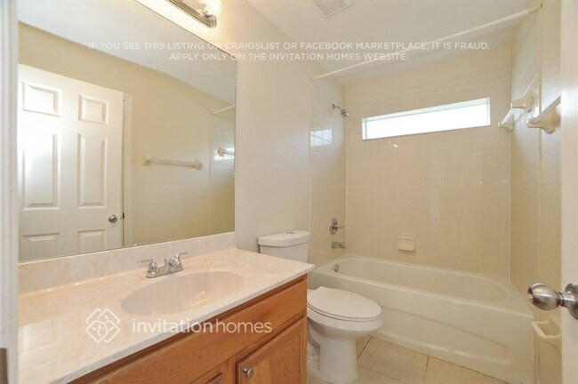 Building Photo - 2761 Rochelle Dr