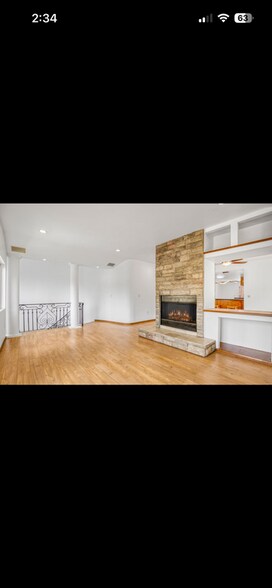 Building Photo - 5164 Don Pio Dr