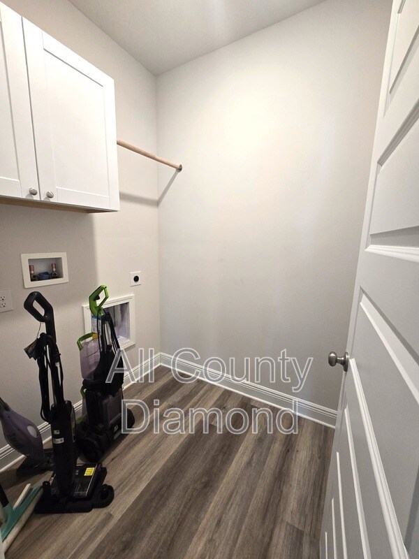 Building Photo - 4861 Sweetspire Dr