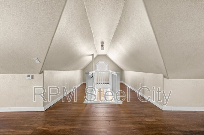 Building Photo - 2125 N Grand Ave