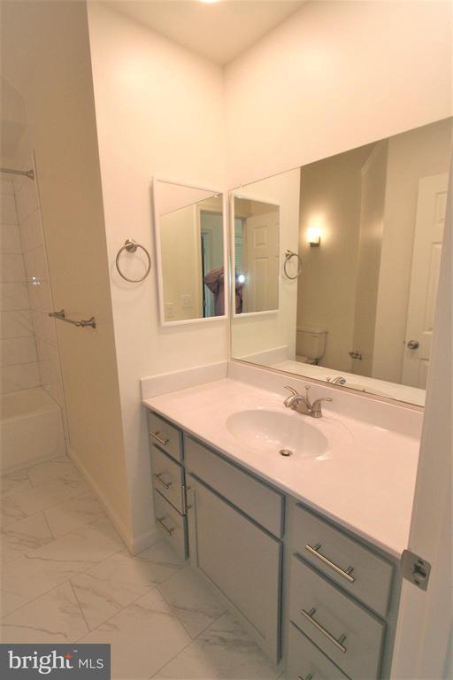 Building Photo - 14225 Jib St