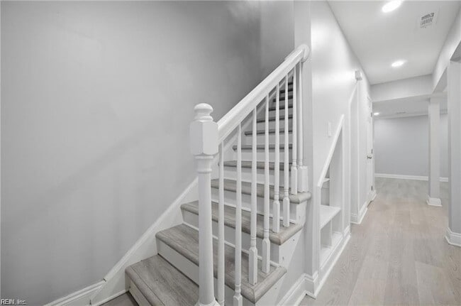 Building Photo - 712 White Hall Ln