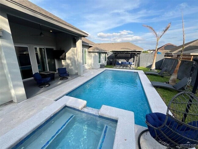 Building Photo - 37 Water Lily Ave