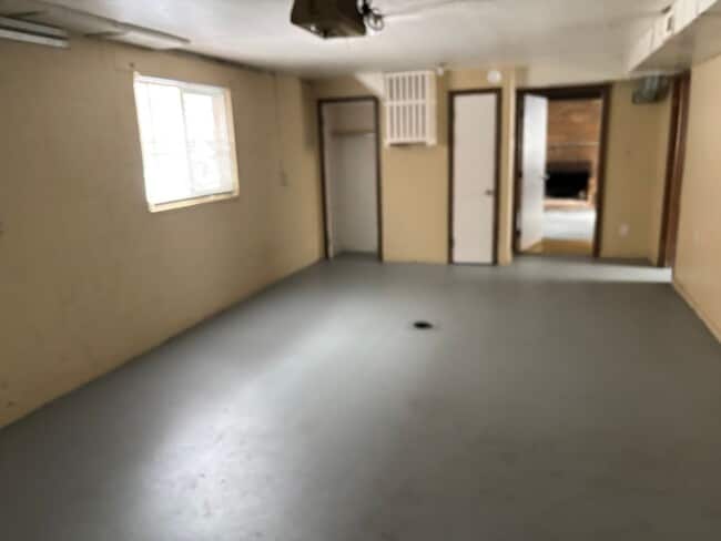 Building Photo - 3 Bedroom House