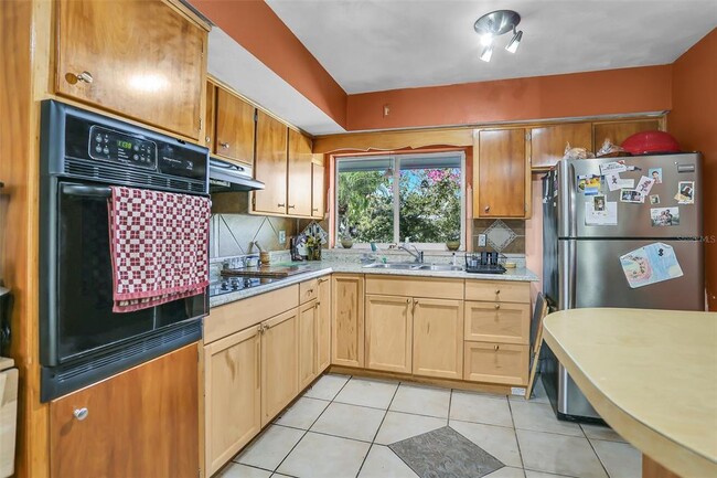Building Photo - 525 Skylark Ln NW