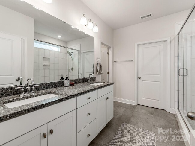 Building Photo - 1063 Thoroughbred Dr.