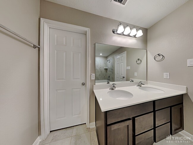 Building Photo - 20923 Cullen Ranch Rd
