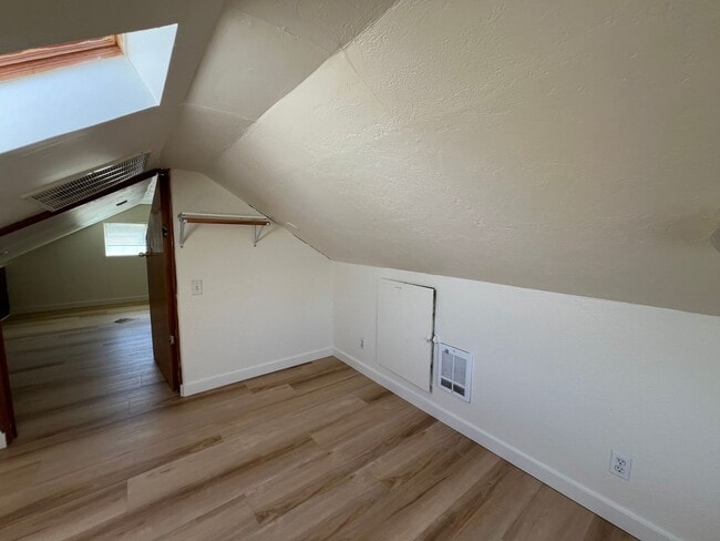 Building Photo - South Eugene Newly Remodeled