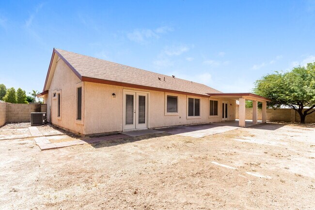 Building Photo - 7580 W San Miguel Ave