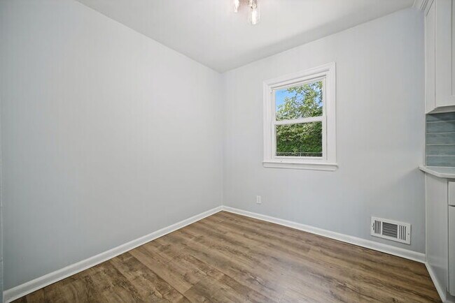 Building Photo - Recently Remodeled, Beautiful 3 Bedroom Home in Norfolk