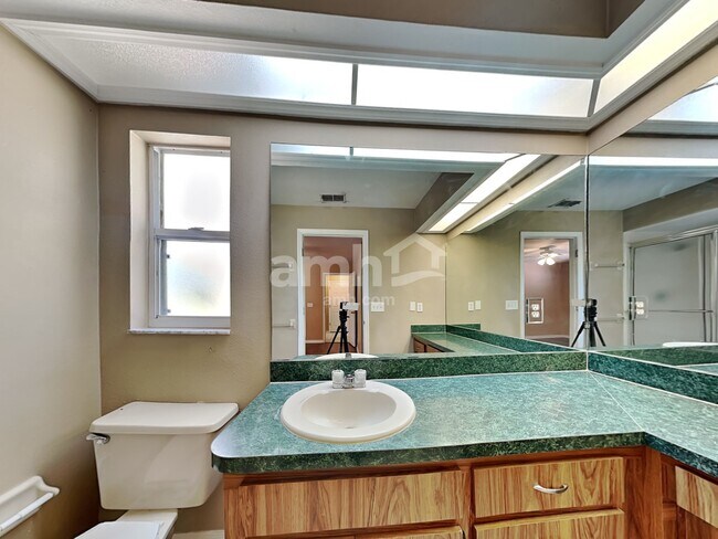 Building Photo - 220 Bryan Oak Avenue