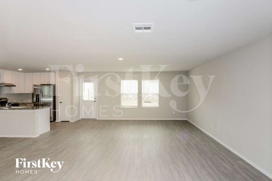 Building Photo - 6441 Cotton Ridge