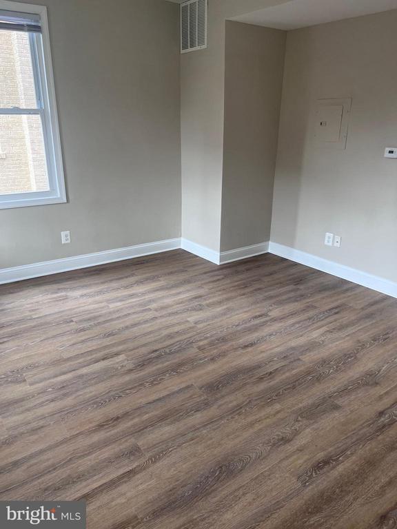 Building Photo - 8611 Flower Ave