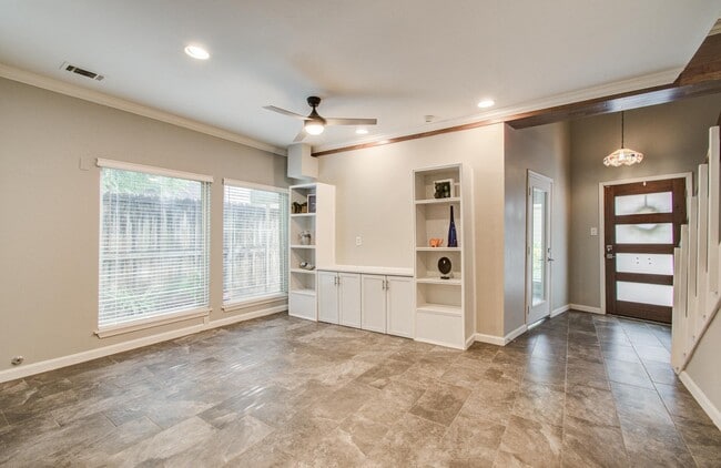 Building Photo - 12625 Memorial Dr