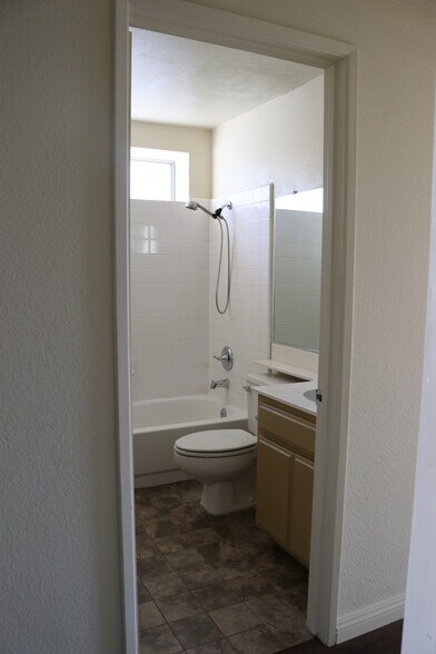 Building Photo - 857 S Sapphire Ln