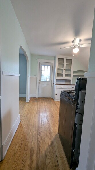 Building Photo - 61 Hirschfield Dr