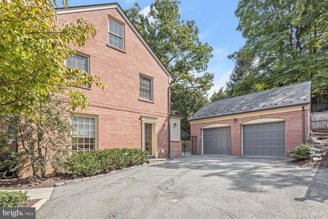 Building Photo - 4810 Rockwood Pkwy NW