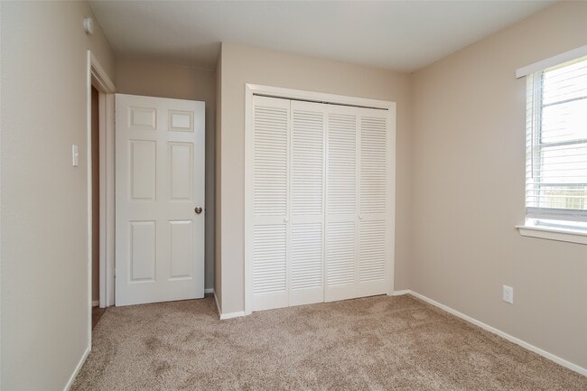 Building Photo - 10307 Rancho Bernardo Ln