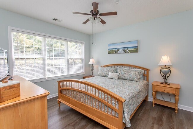 Building Photo - 5801 Oyster Catcher Dr