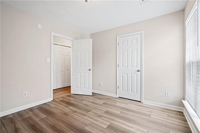 Building Photo - 5849 Amerson Ln
