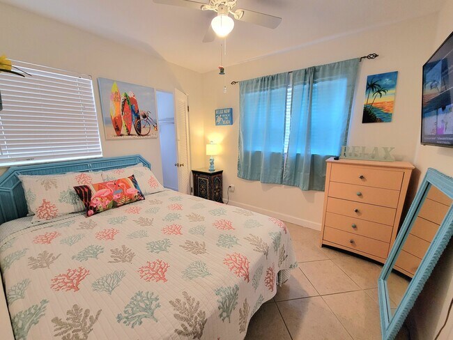 Building Photo - 814 67th St S