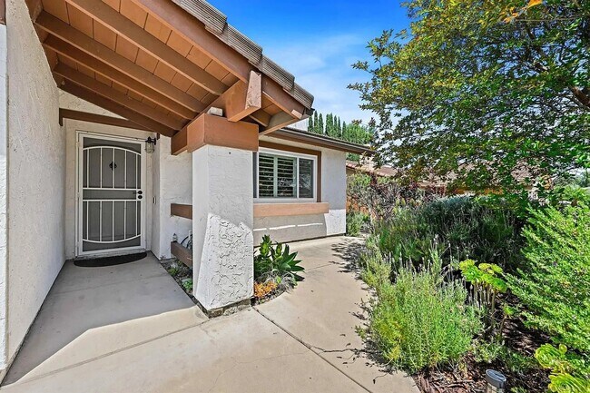 Building Photo - 462 Dewane Dr