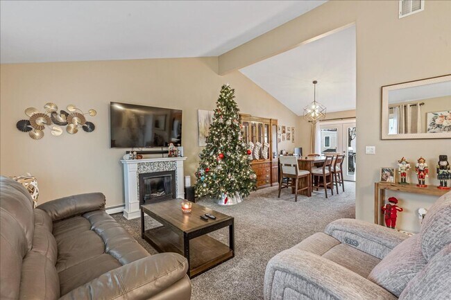 Building Photo - Immaculate 3 Bedroom & 2 Bathroom