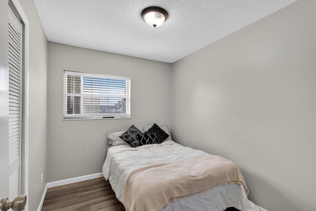 Building Photo - 607 SE Forgal St