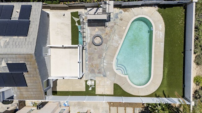 Building Photo - 39535 Oak Cir