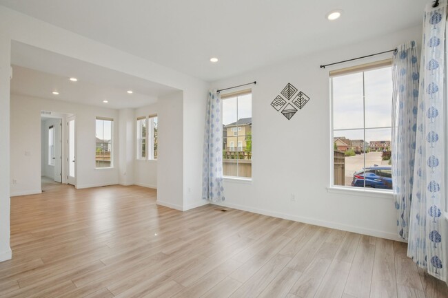 Building Photo - 541 Byrd Aly