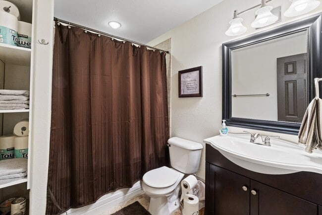 Building Photo - Charming home in Stonegate community of Pa...