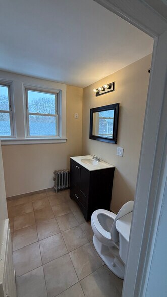 Building Photo - 5 Whipple Ct