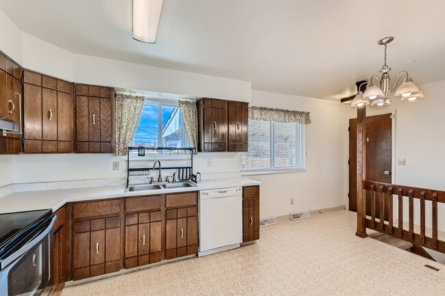 Building Photo - 6871 Knox Ct