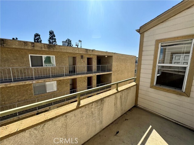 Building Photo - 645 Chestnut Ave