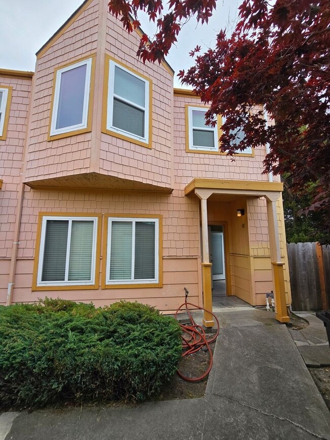 Building Photo - S.55th Street 1520
