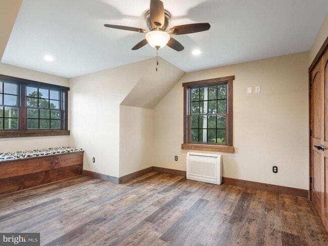 Building Photo - 42 Pine Grove Ln